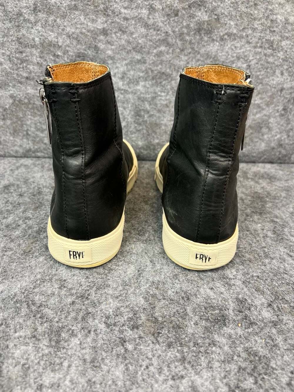Frye Gia Lug Zip Black Leather Ankle Bootie Sneakers Size 7M - Picture 3 of 9